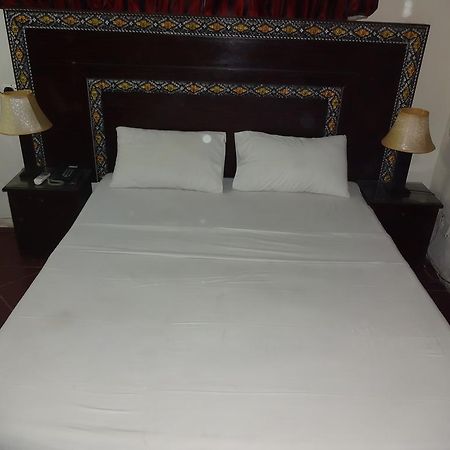 Safari Hotel Upper Mall Lahore Luaran gambar