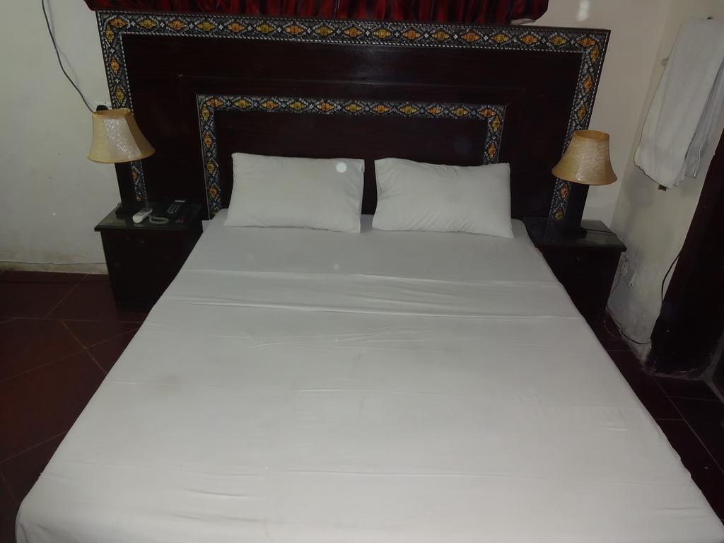 Safari Hotel Upper Mall Lahore Luaran gambar